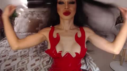 Snapshot of sexenchantresstgirl chatting on 01.11.25 Mistress Maria online show from 01.11.25