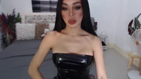 Snapshot of sexenchantresstgirl chatting on 01.29.25 Mistress Maria online show from 01.29.25