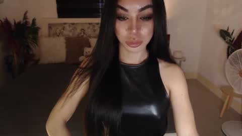 Snapshot of sexenchantresstgirl chatting on 03.04.25 Mistress Maria online show from 03.04.25