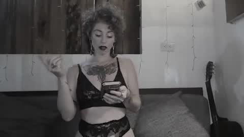 Trixy Rose online show from 01.10.25