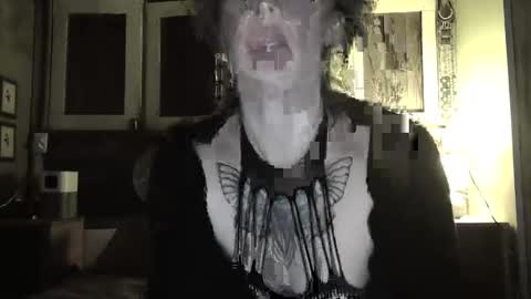 Trixy Rose online show from 02.04.25