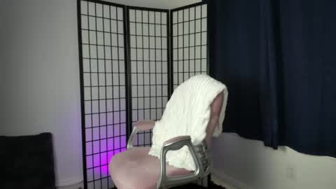 Snapshot of sexpotjess chatting on 06.22.26 Sexpot Jess online show from 06.22.26
