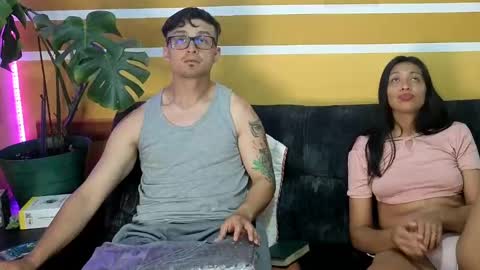 KhidaMilo online show from 11.22.25