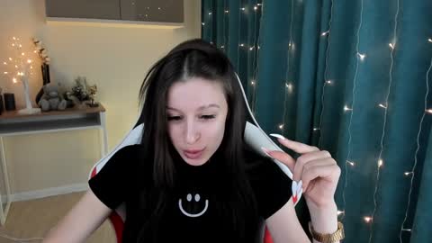 Snapshot of sextezi chatting on 12.18.24 sextezi online show from 12.18.24