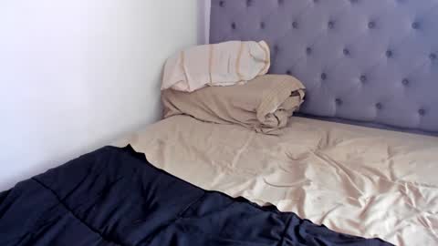 Snapshot of sexx_hunters chatting on 12.23.24 Jax and Lu online show from 12.23.24