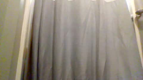 Snapshot of sexxileeah42o chatting on 03.10.26 Leeah CloudZzz online show from 03.10.26