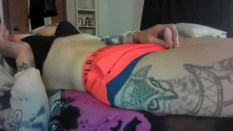 Snapshot of sexxileeah42o chatting on 05.19.26 Leeah CloudZzz online show from 05.19.26
