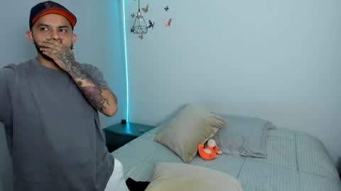 Snapshot of sexxxmaffia69 chatting on 01.20.25 David y Sammy online show from 01.20.25