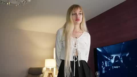 Hannah Monica Annie Andrea Eva Lina online show from 10.04.25