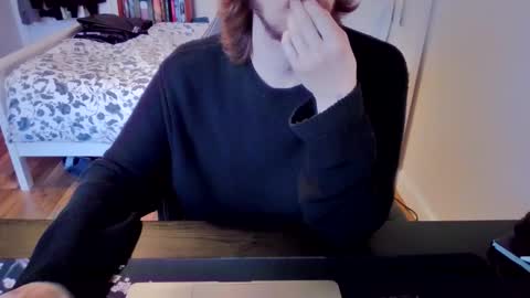 Snapshot of sexxxy_adam chatting on 11.11.25 Adam online show from 11.11.25