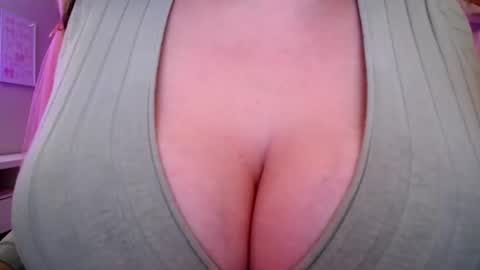 Snapshot of sexxxyprincess chatting on 06.20.26 Princess online show from 06.20.26