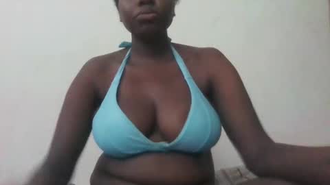 Snapshot of sexxy_blush chatting on 12.07.24 cutie online show from 12.07.24