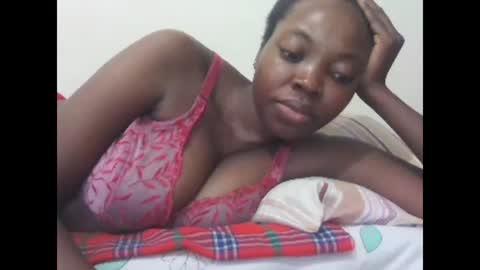 Snapshot of sexxy_blush chatting on 12.09.24 cutie online show from 12.09.24