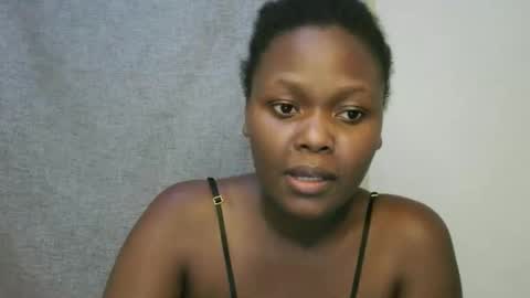 Snapshot of sexxy_lynne chatting on 10.13.25 sexxy_lynne online show from 10.13.25