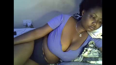 Snapshot of sexxy_mish chatting on 10.22.25 sexxy_mish online show from 10.22.25