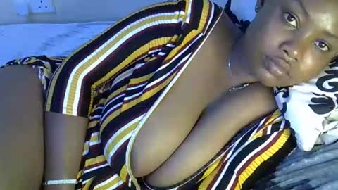 Snapshot of sexxy_mish chatting on 11.12.25 sexxy_mish online show from 11.12.25