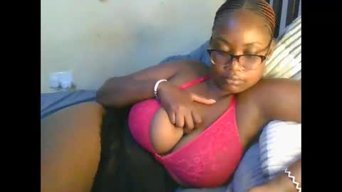 Snapshot of sexxy_mish chatting on 02.25.26 sexxy_mish online show from 02.25.26