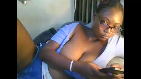 Snapshot of sexxy_mish chatting on 03.24.26 sexxy_mish online show from 03.24.26