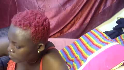 Snapshot of sexxy_triza chatting on 09.11.25 triza online show from 09.11.25