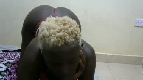 Snapshot of sexxy_triza chatting on 10.17.25 triza online show from 10.17.25