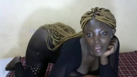 Snapshot of sexxy_triza chatting on 12.20.25 triza online show from 12.20.25