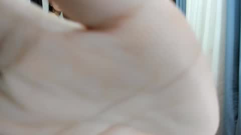 Snapshot of sexxyasian_selle4uxxx chatting on 10.16.25 sexxyasian_selle4uxxx online show from 10.16.25