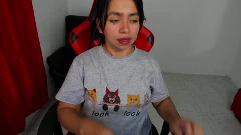 Snapshot of sexxyhot23 chatting on 02.04.25 LINDA online show from 02.04.25