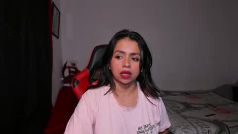 Snapshot of sexxyhot23 chatting on 11.24.25 LINDA online show from 11.24.25