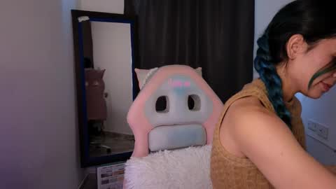  Angie   online show from 11.27.25