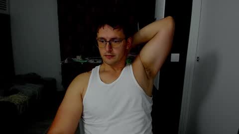 Snapshot of sexxymuscles4u chatting on 10.13.25 Sexxymuscles4U online show from 10.13.25