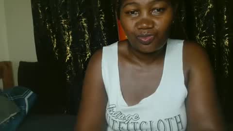 Snapshot of sexxypritty chatting on 05.17.26 sexxypritty online show from 05.17.26