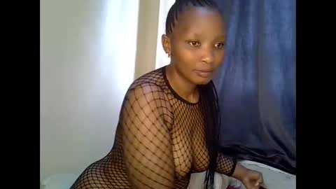 Snapshot of sexxyqueens chatting on 09.24.25 Sexxyqueens online show from 09.24.25