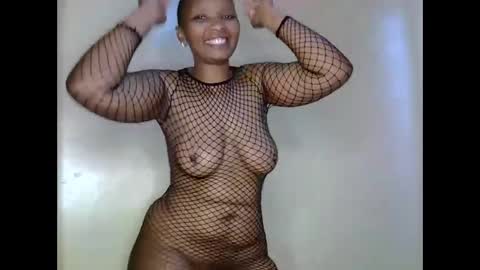 Snapshot of sexxyqueens chatting on 09.29.25 Sexxyqueens online show from 09.29.25