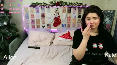 Snapshot of sexy__nimph chatting on 12.31.24 Alice online show from 12.31.24