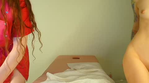 Snapshot of sexy_b0rsch chatting on 10.27.25 sexy_b0rsch online show from 10.27.25