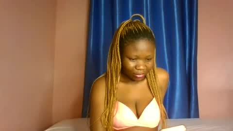 Snapshot of sexy_bellah1 chatting on 07.12.26 bellah online show from 07.12.26