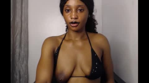 Snapshot of sexy_bitchgirl chatting on 01.10.26 Sexy bitchgirl online show from 01.10.26