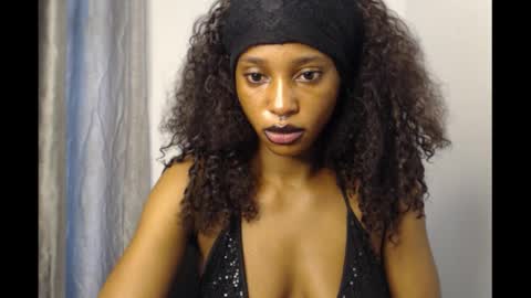 Snapshot of sexy_bitchgirl chatting on 01.14.26 Sexy bitchgirl online show from 01.14.26