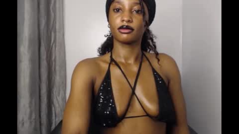 Snapshot of sexy_bitchgirl chatting on 01.15.26 Sexy bitchgirl online show from 01.15.26