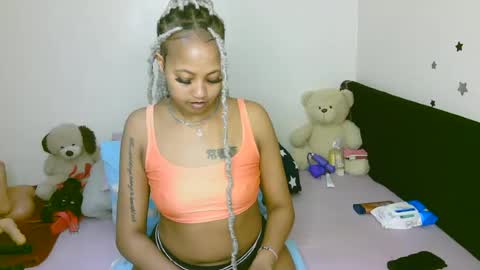 Snapshot of sexy_bluegirl chatting on 06.16.26 sexy_bluegirl online show from 06.16.26