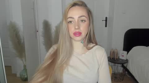C o r a l i e online show from 02.19.25