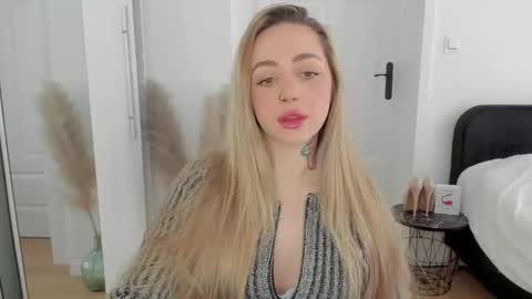 C o r a l i e online show from 03.08.25