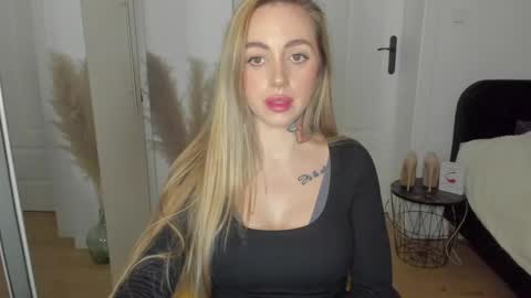 C o r a l i e online show from 03.10.25