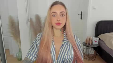 C o r a l i e online show from 09.10.25
