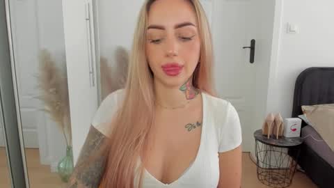 C o r a l i e online show from 09.13.25