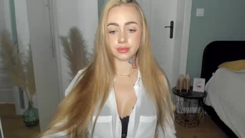 C o r a l i e online show from 04.15.26