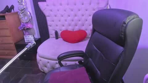 Snapshot of sexy_cristall chatting on 05.11.26 C R I S T A L online show from 05.11.26