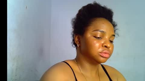 Snapshot of sexy_ebonygirl_ chatting on 11.30.25 Clara online show from 11.30.25