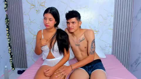 Snapshot of sexy_girls_extremes chatting on 03.24.26 sexy_girls_extremes online show from 03.24.26