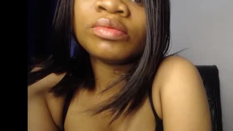 Snapshot of sexy_goddess_pet chatting on 05.23.26 Ella online show from 05.23.26